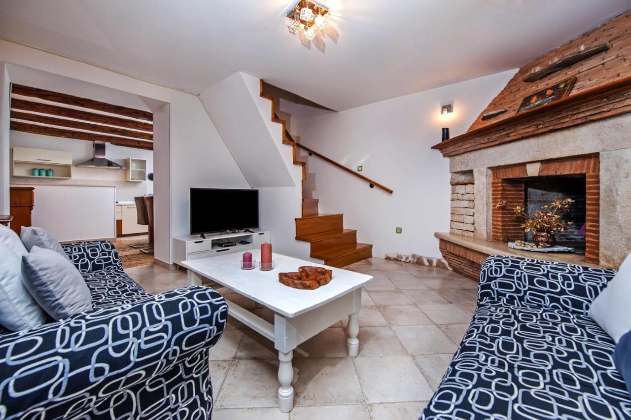 Holiday Apartment Daria 20 Ρόβινι Εξωτερικό φωτογραφία